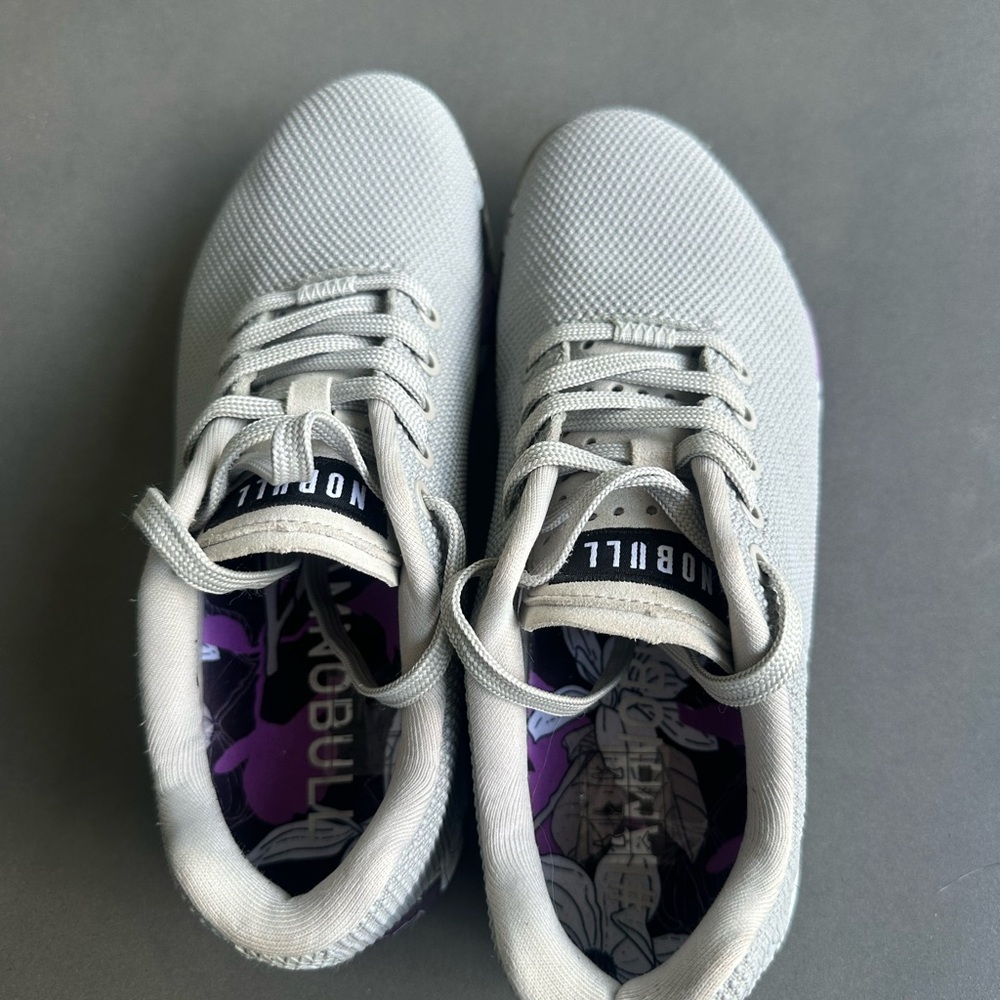 NOBULL Light Gray Knit Athletic Sneakers with Floral-Patterned Midsole. - Picture 6 of 6